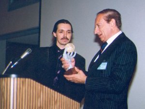 David J. Schow presents Robert Bloch with the first Grand Master Award (1991)